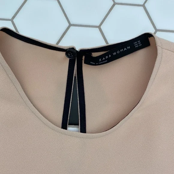 ZARA | CROPPED BLOUSE WITH FLUTTER SLEEVE DETAIL - Picture 3 of 5